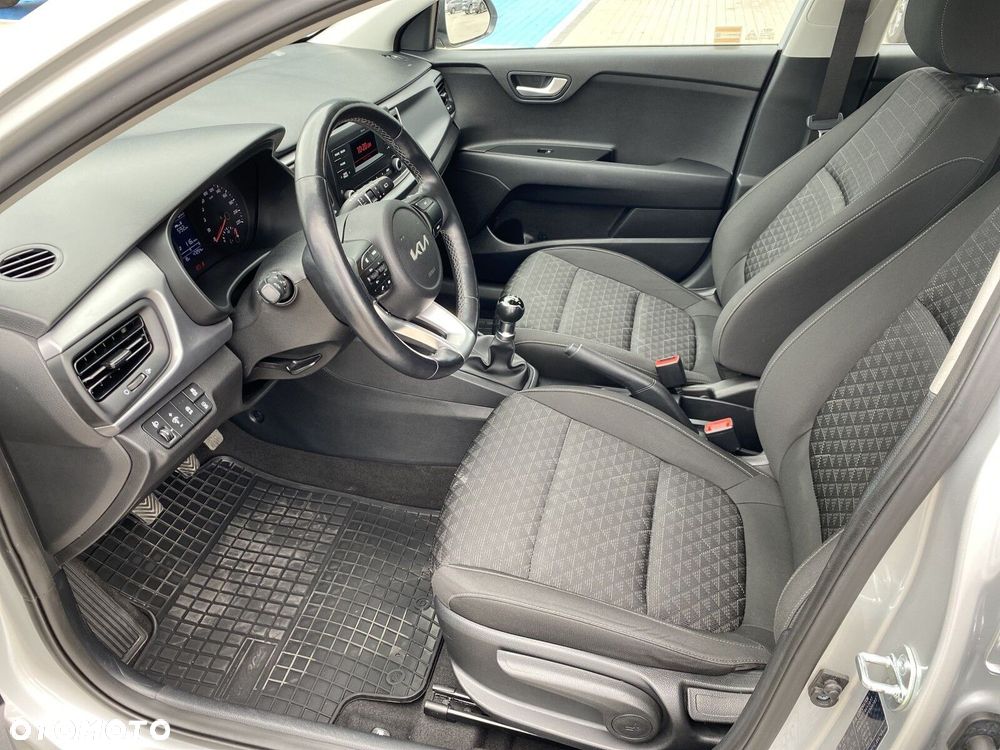 Kia Rio - 10