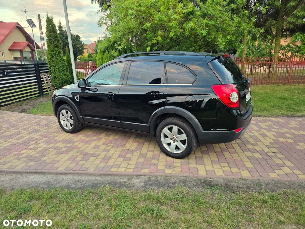 Chevrolet Captiva 2.0 d LS - 23