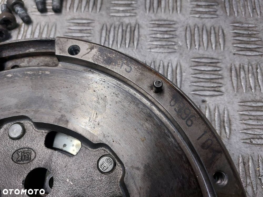 KOŁO DWUMASOWE PEUGEOT 407 I 1.6 HDI - 3