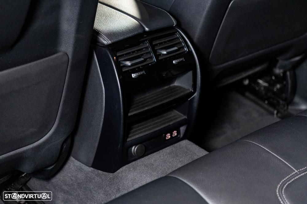 BMW 530 e Pack Desportivo M - 34