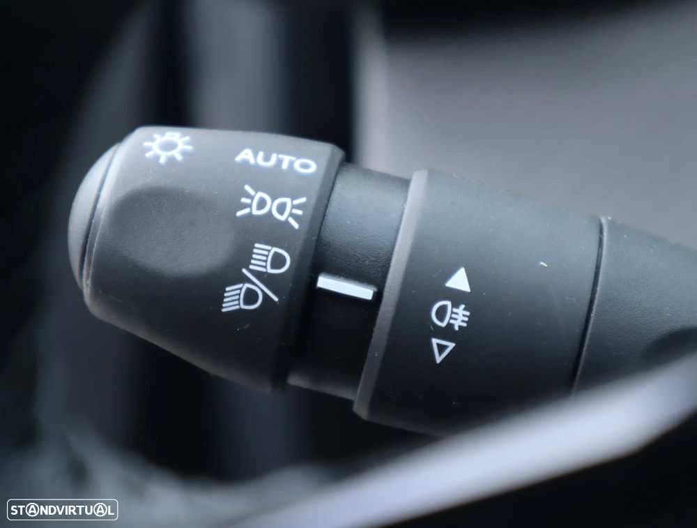 Peugeot 208 1.2 PureTech Active - 30