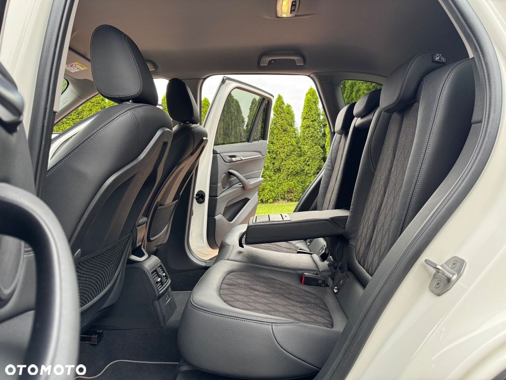 BMW X1 sDrive18d xLine - 19