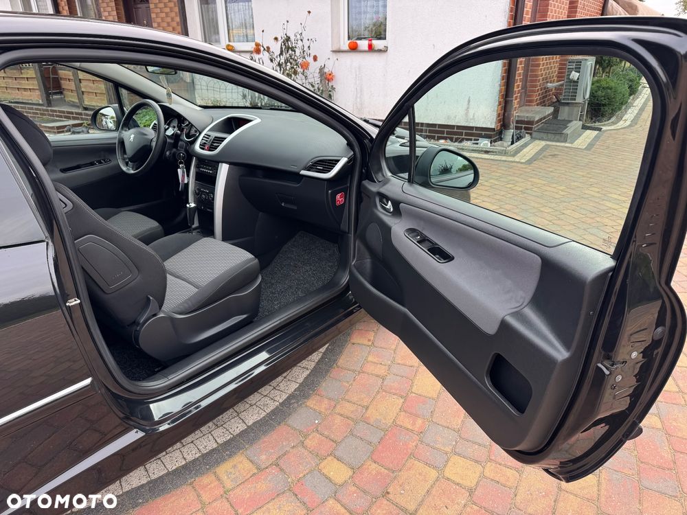 Peugeot 207 - 22