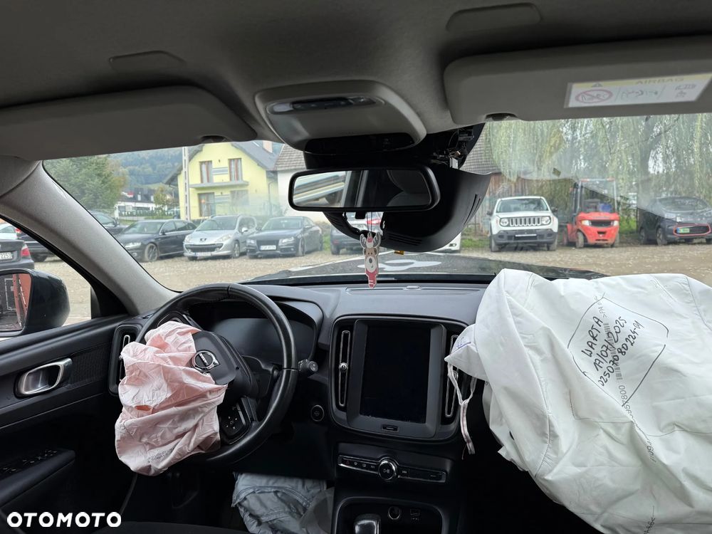 Volvo XC 40 D3 AWD - 9