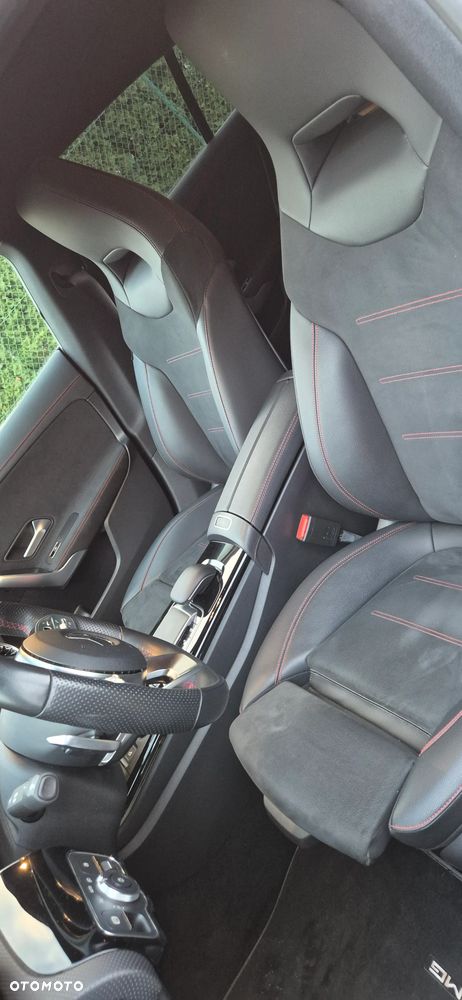 Mercedes-Benz CLA 220 d AMG Line 8G-DCT - 24