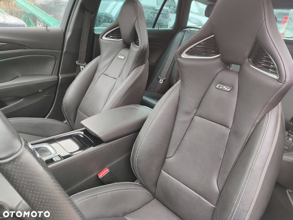 Opel Insignia - 30