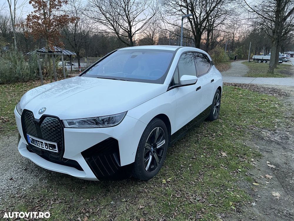 BMW iX - 4