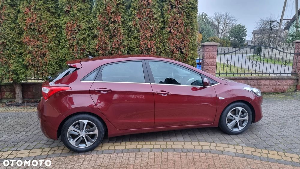 Hyundai i30 blue 1.4 Trend - 16