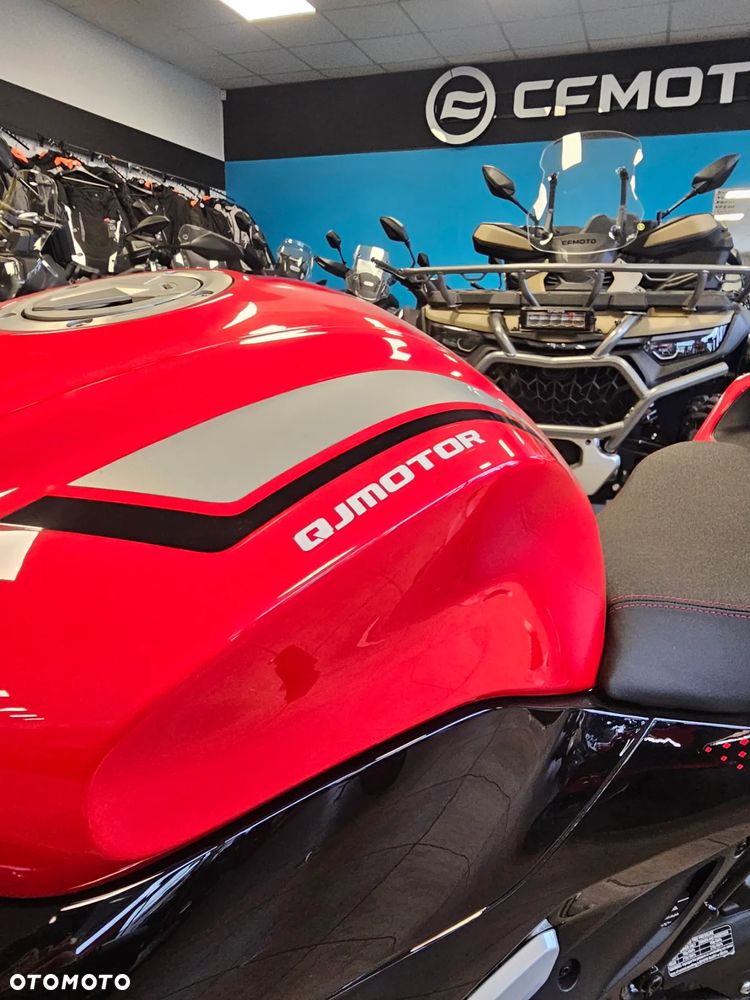 QJMOTOR SRK 125R - 12