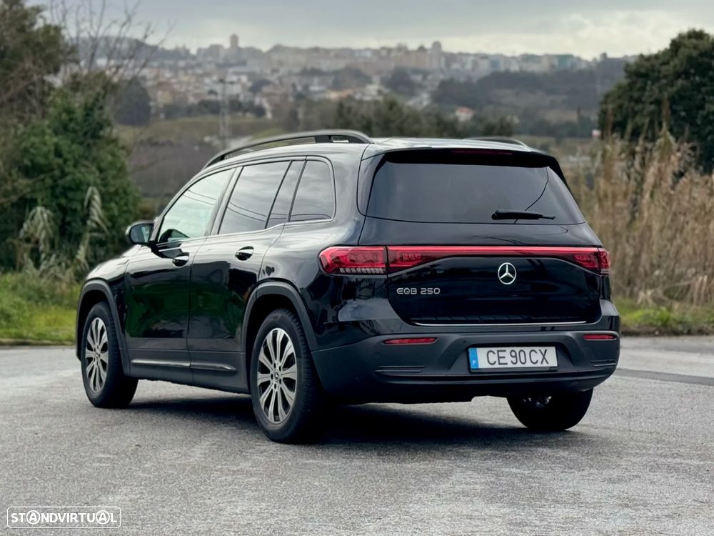 Mercedes-Benz EQB 250 Electric Art - 18