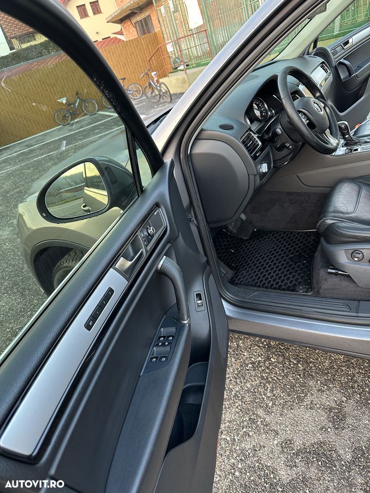 Volkswagen Touareg - 12