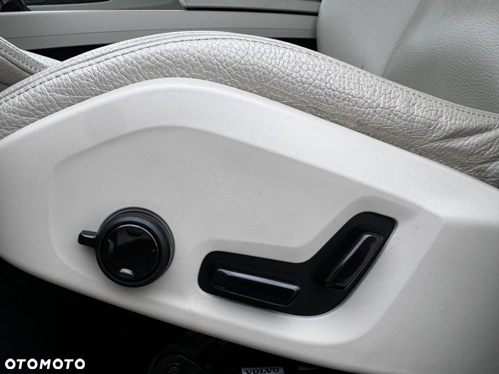 Volvo XC 60 T6 AWD Inscription - 18