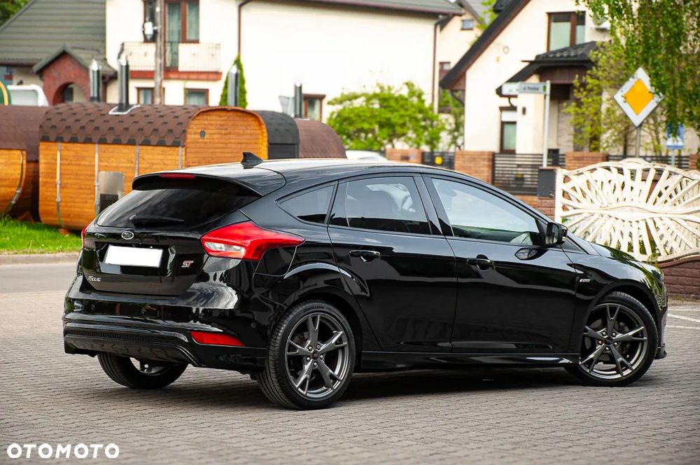 Ford Focus 1.5 EcoBlue Start-Stopp-System ST-LINE STYLE - 16