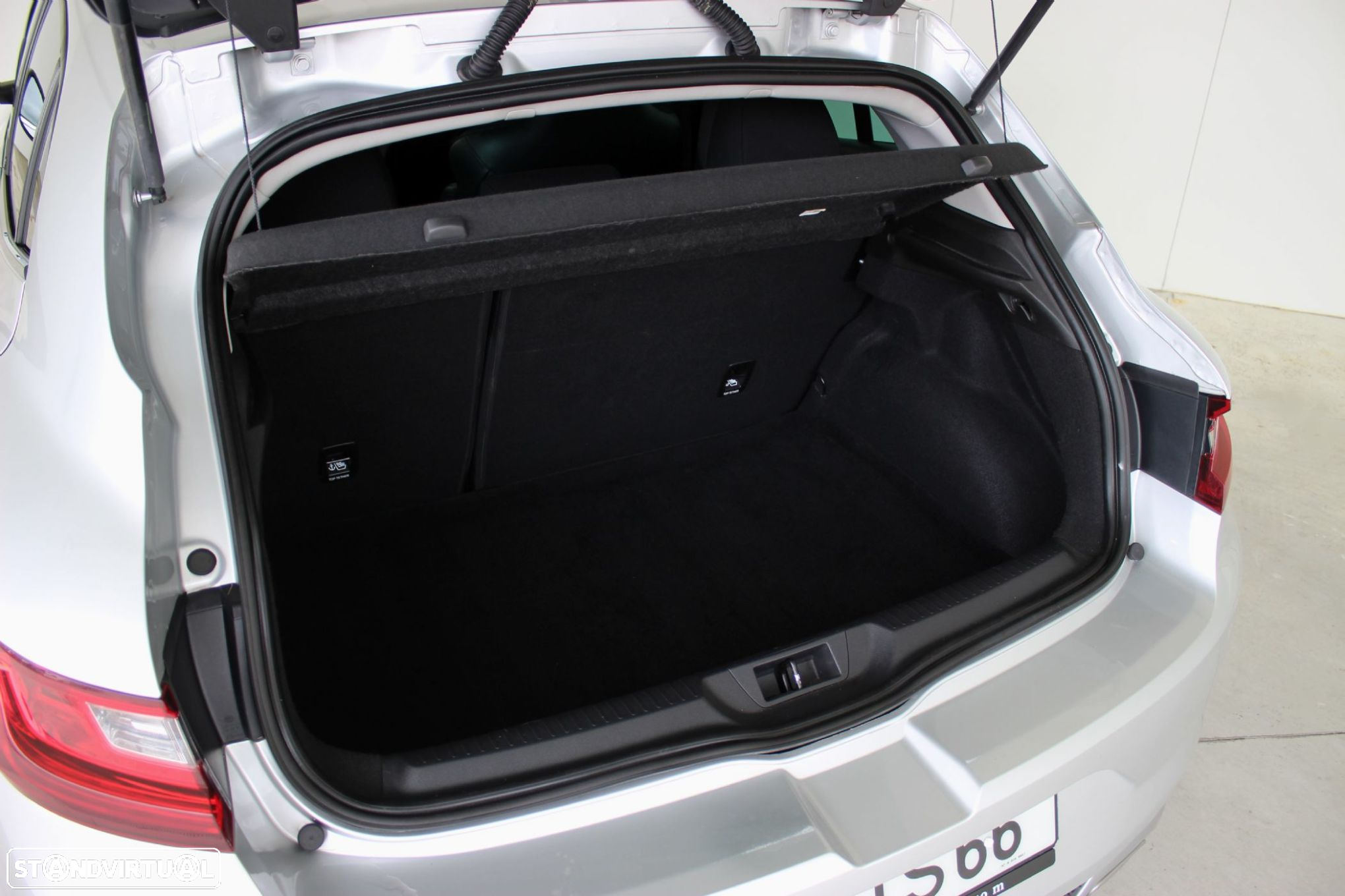 Renault Mégane 1.6 dCi GT EDC - 21