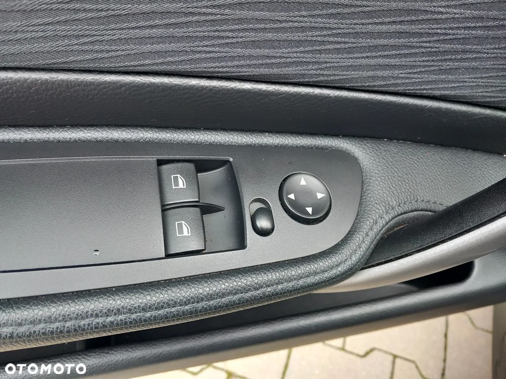 BMW Seria 1 116d - 27