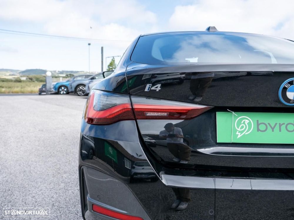 BMW i4 eDrive35 Desportiva M - 12