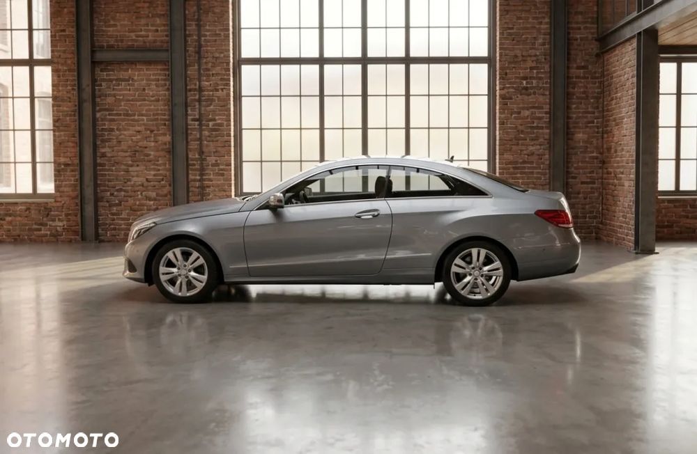 Mercedes-Benz Klasa E 250 7G-TRONIC - 4