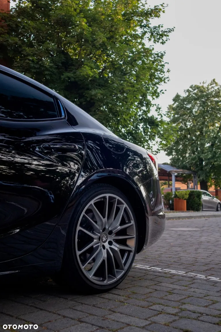 Maserati Ghibli GranSport - 8