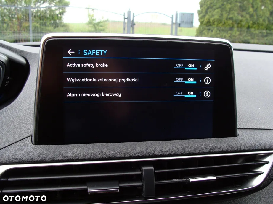 Peugeot 3008 BlueHDi 130 Stop & Start EAT8 Allure - 24