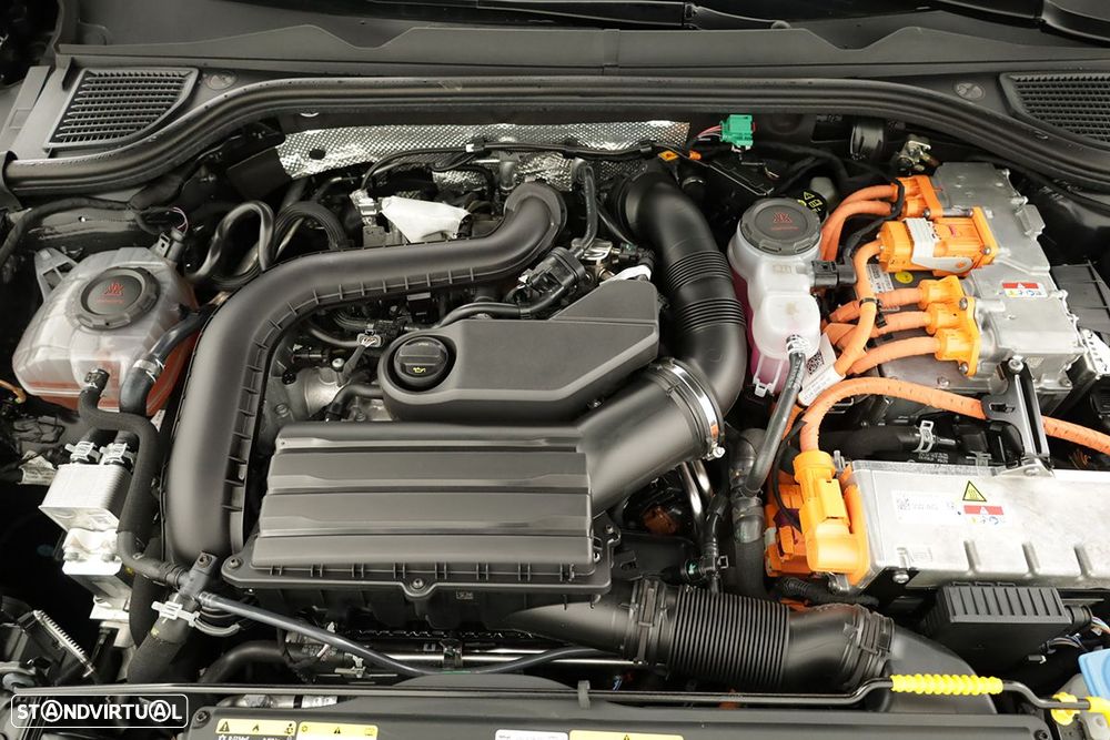 VW Golf 1.5 TSI e-Hybrid Life DSG - 23