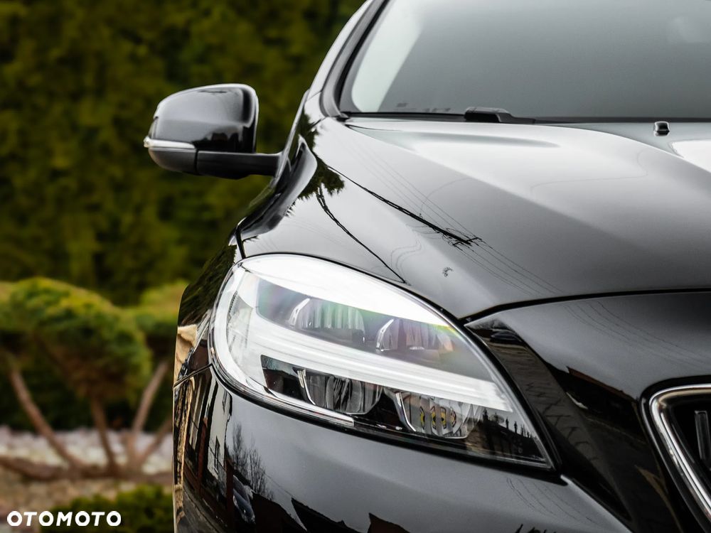 Volvo V40 D2 Drive-E R-Design Momentum - 35