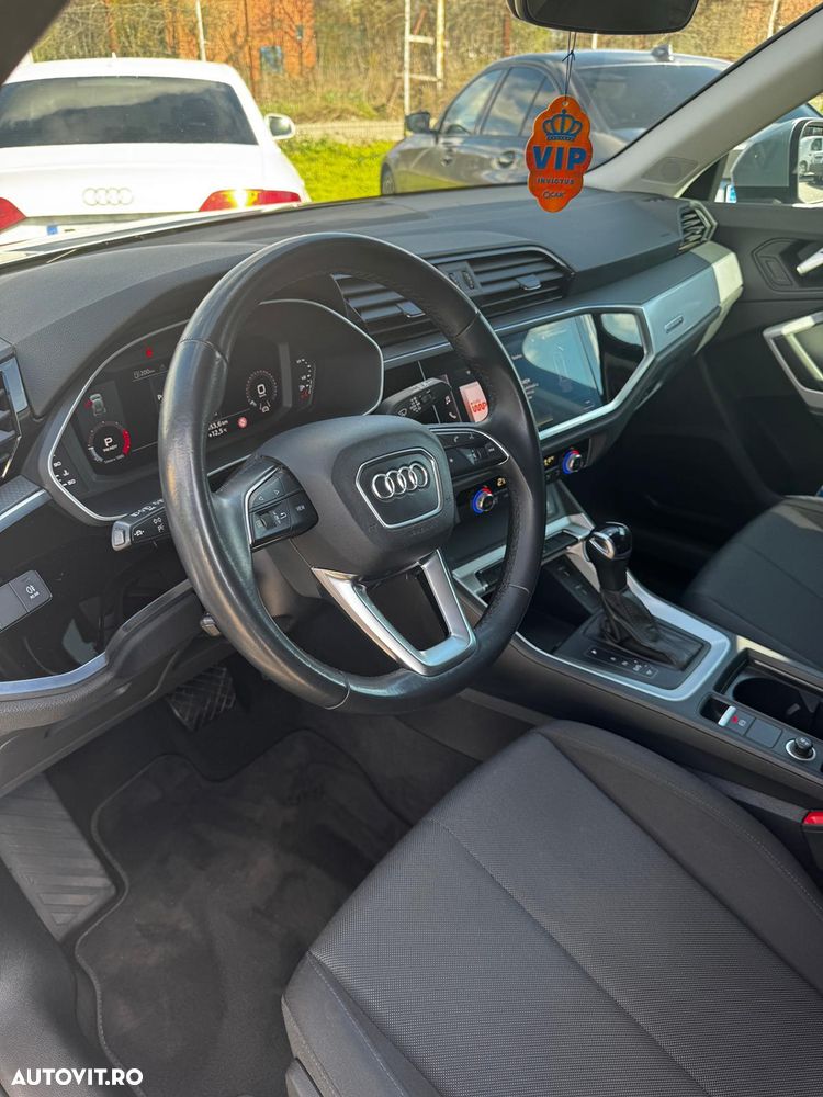 Audi Q3 2.0 40 TDI quattro S tronic Basic - 12