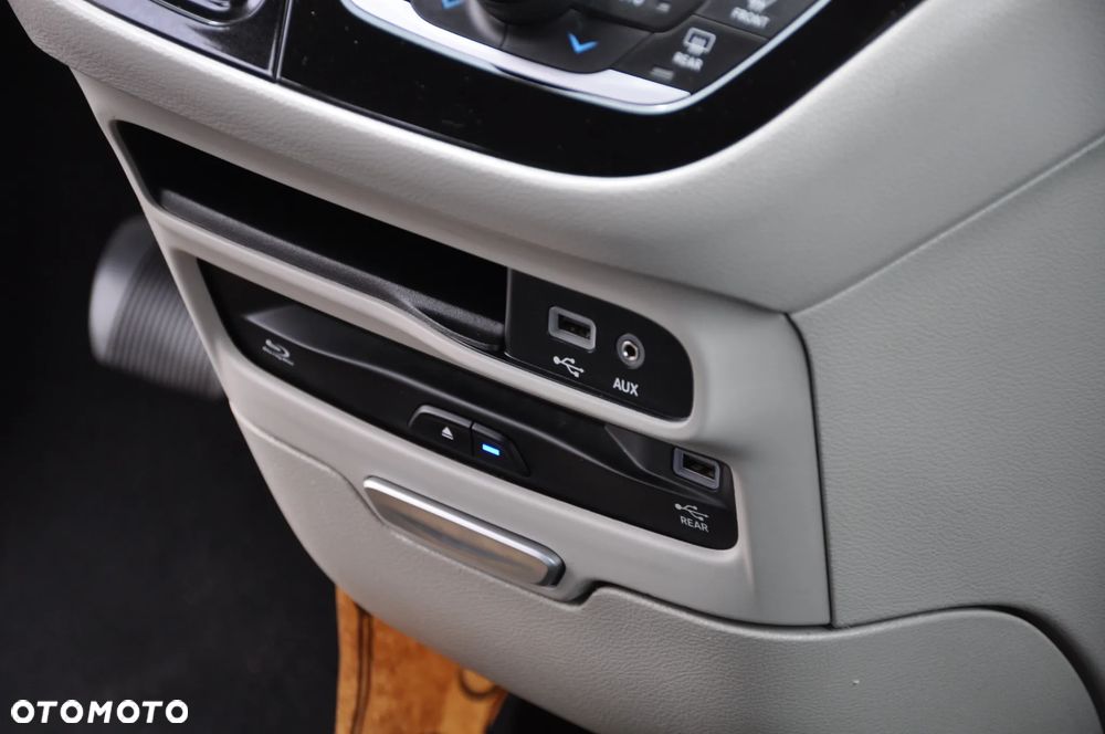 Chrysler Pacifica - 29