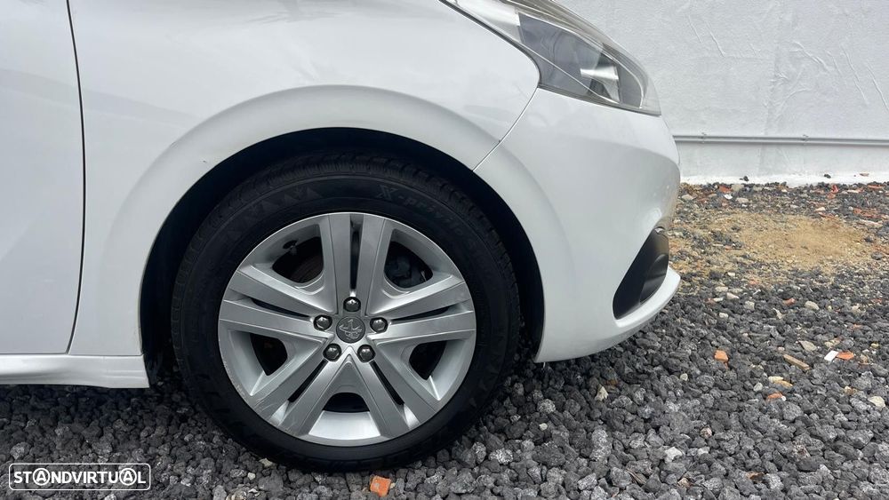 Peugeot 208 1.2 VTi SE Style - 13