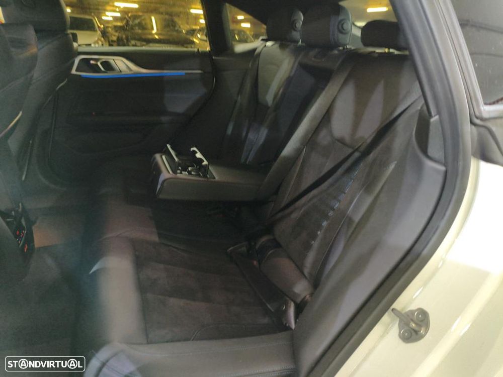BMW i4 eDrive40 Desportiva M - 10