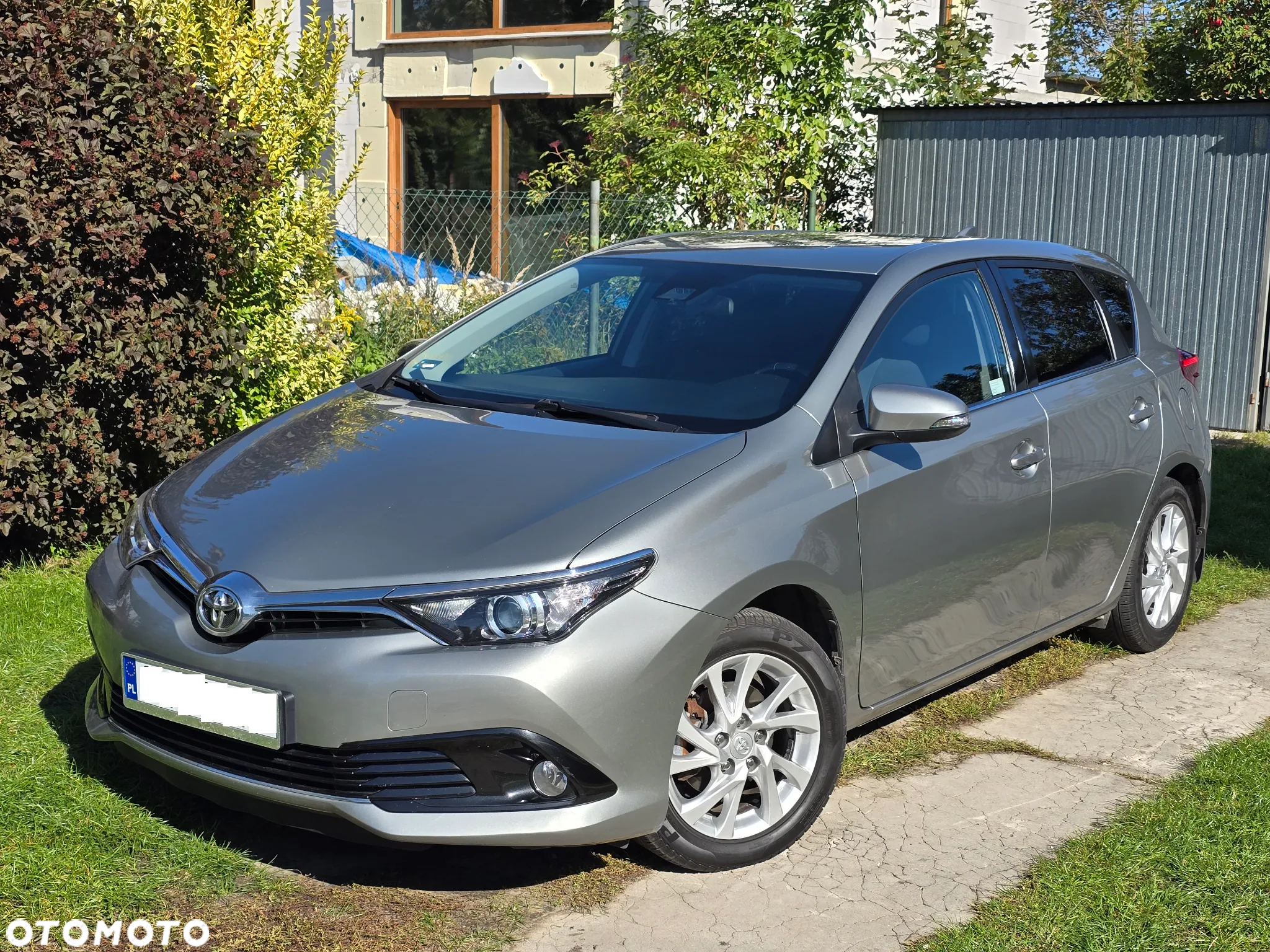 Toyota Auris 1.6 Premium - 2