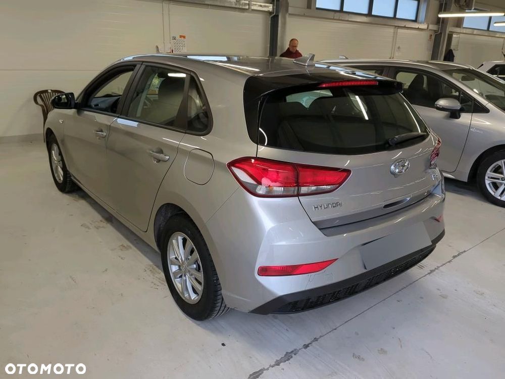 Hyundai i30 1.5 DPI Classic + - 4