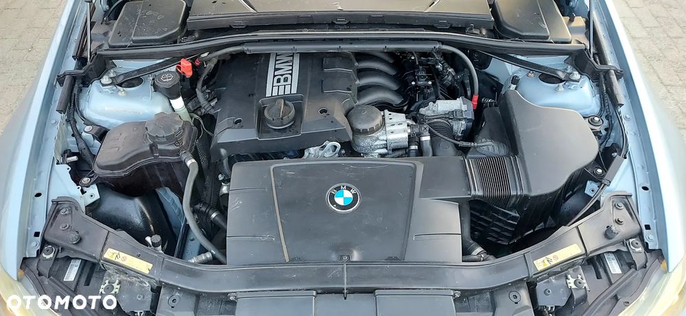 BMW Seria 3 318i Edition Exclusive - 17