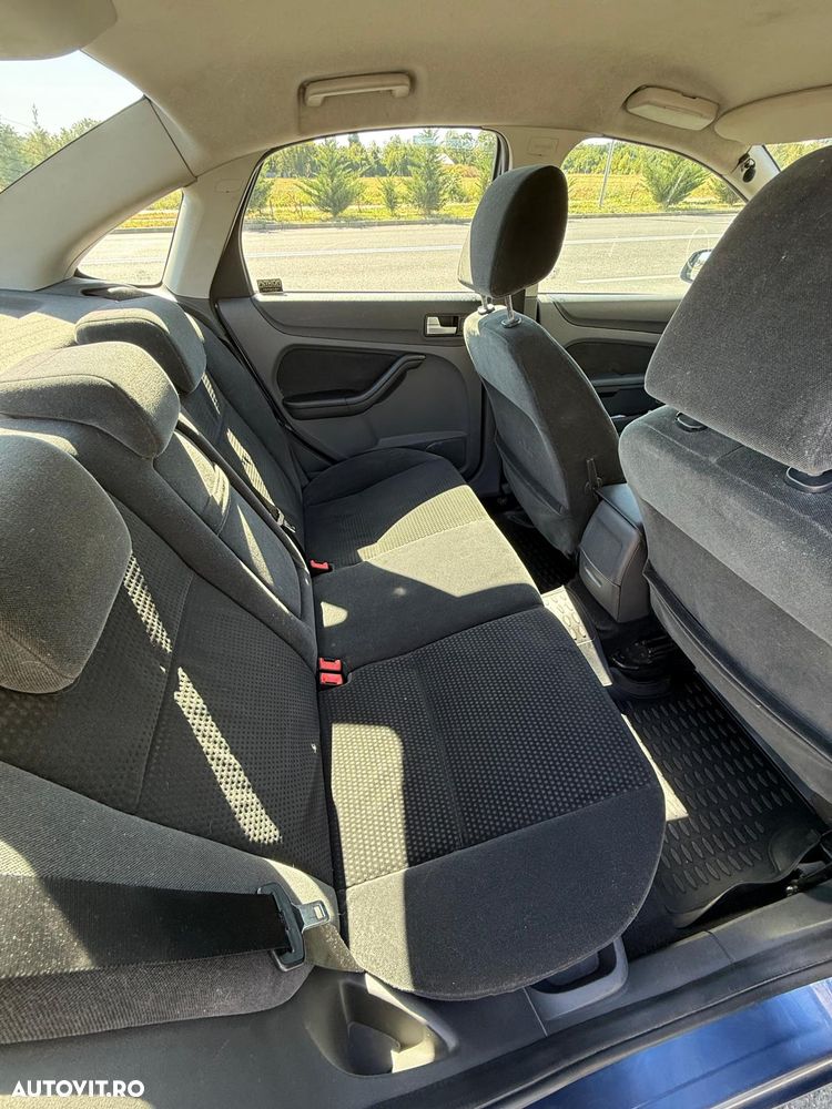Ford Focus 2.0 TDCi Ghia - 20