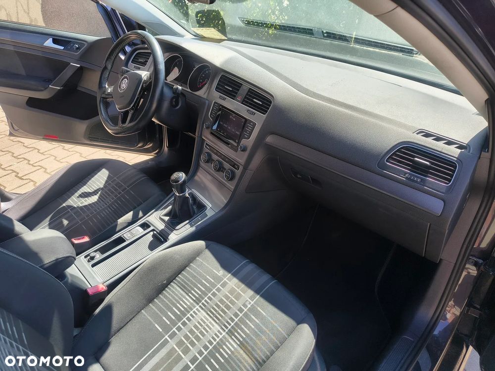 Volkswagen Golf - 17