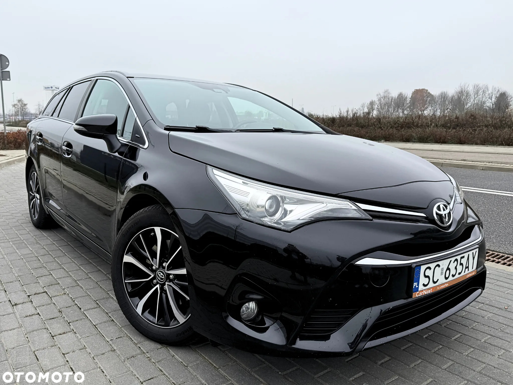 Toyota Avensis 2.0 D-4D Premium - 2