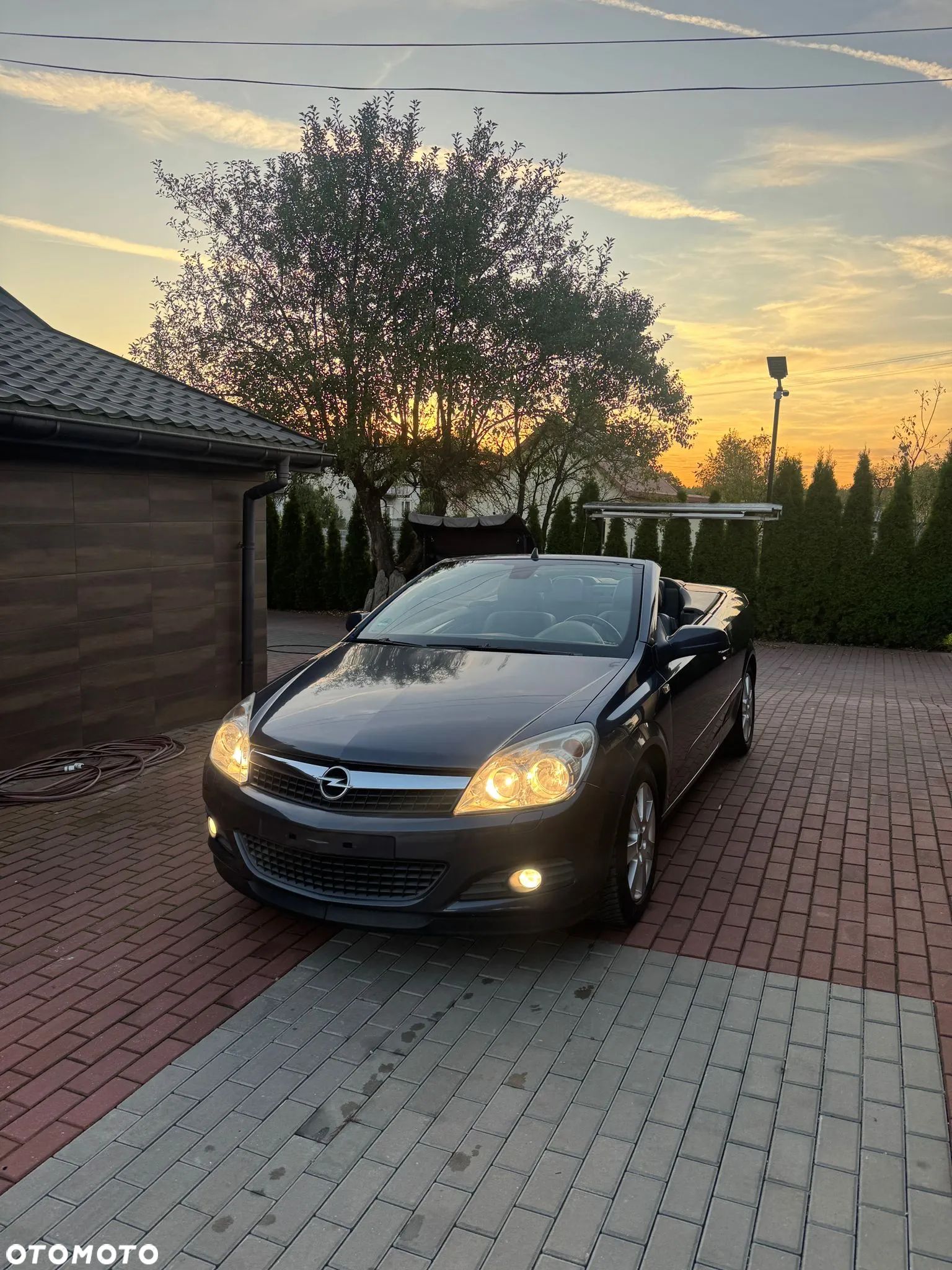 Opel Astra Twin Top 1.6 Cosmo - 1