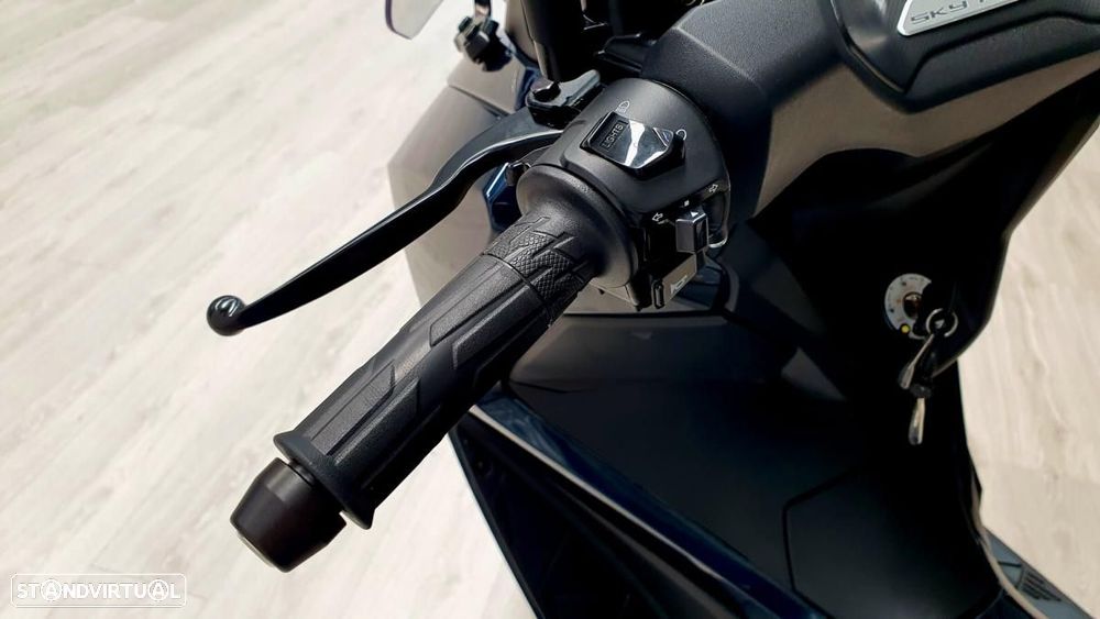 Kymco Skytown - 9