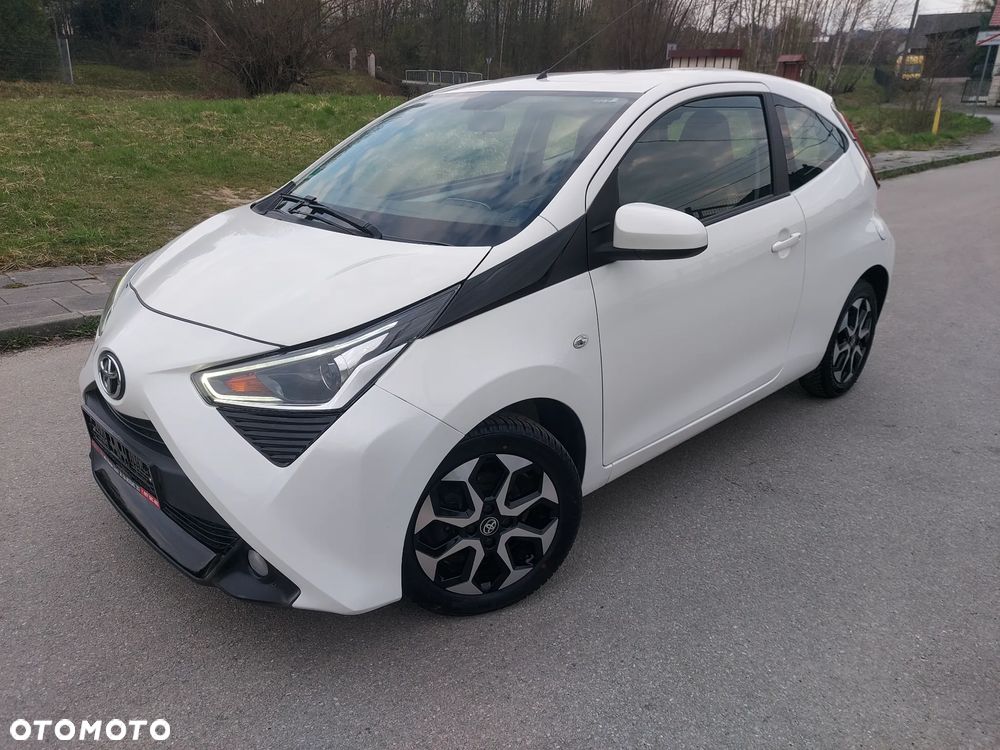 Toyota Aygo x-play - 1