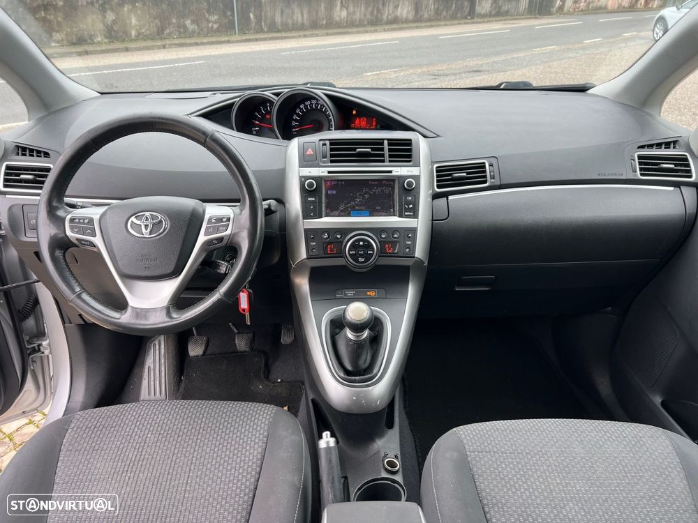 Toyota Verso 2.0 D-4D Comfort - 11