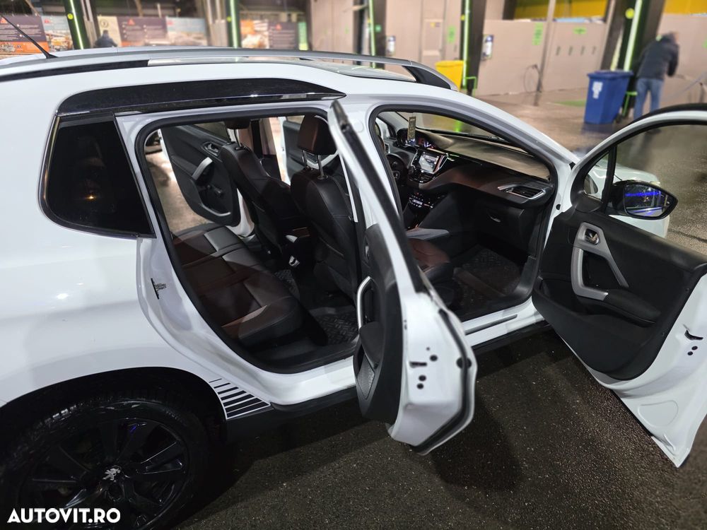 Peugeot 2008 1.2 PureTech Turbo S&S Allure - 7
