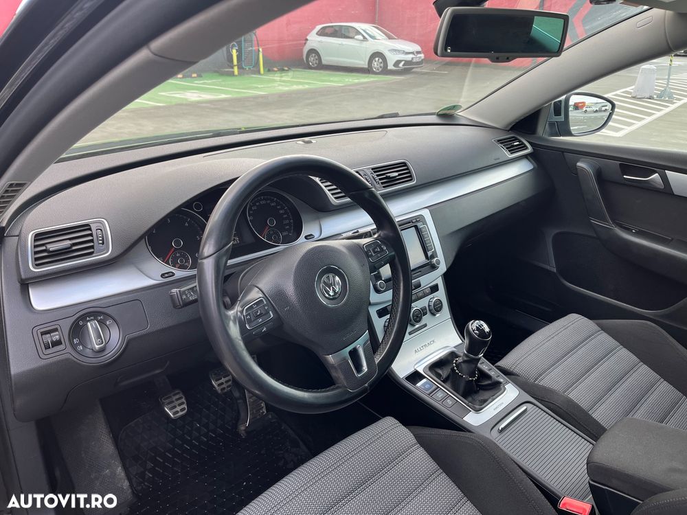 Volkswagen Passat 2.0 TDI 4Motion BlueMotion Technology Comfortline - 8