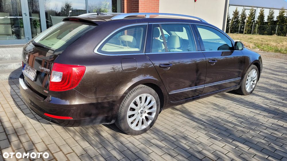 Skoda Superb 2.0 TDI 4x4 Elegance DSG - 5