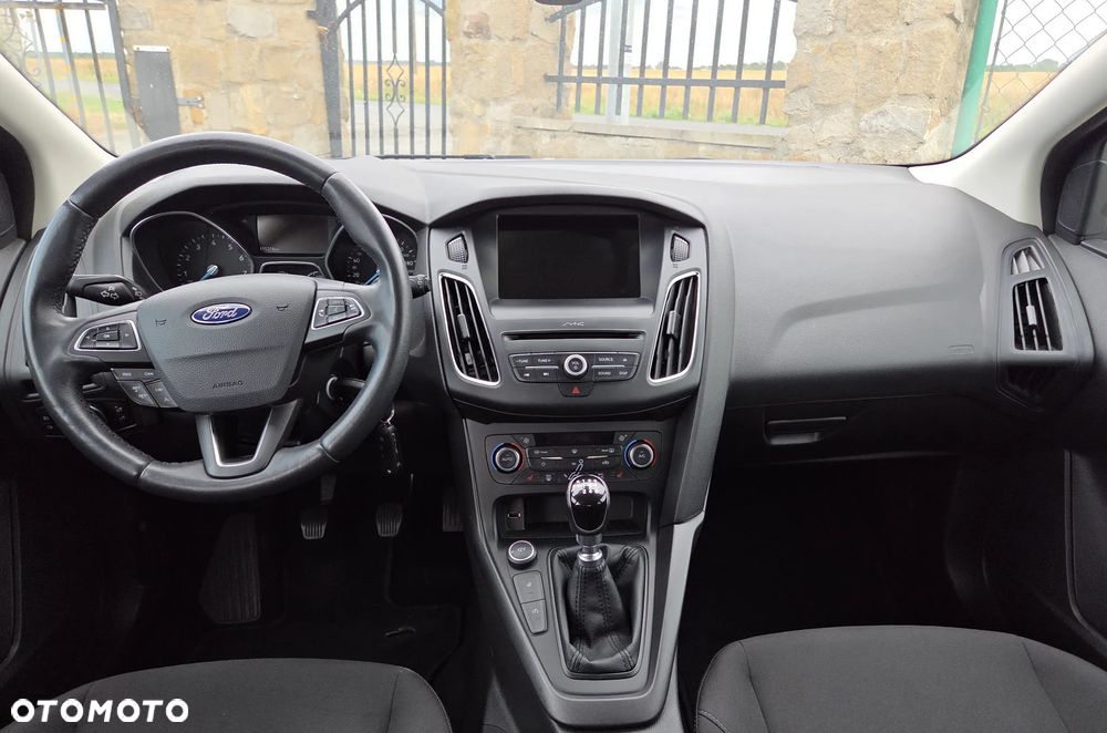 Ford Focus 1.0 EcoBoost Trend Edition Business - 17