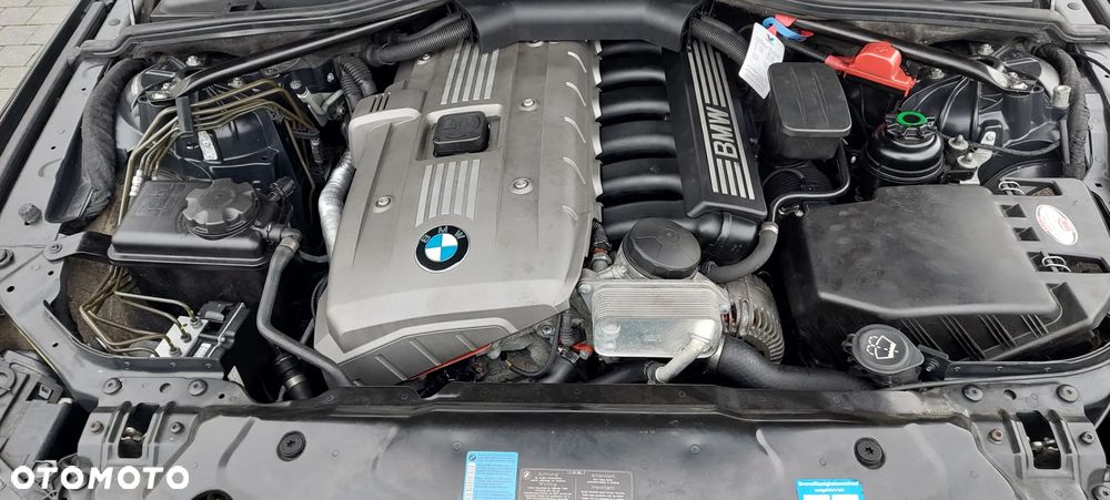 BMW Seria 5 523i - 8