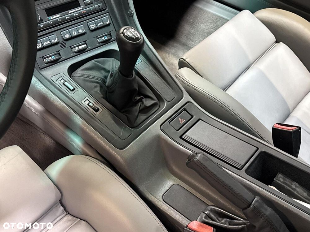 BMW Seria 8 - 17