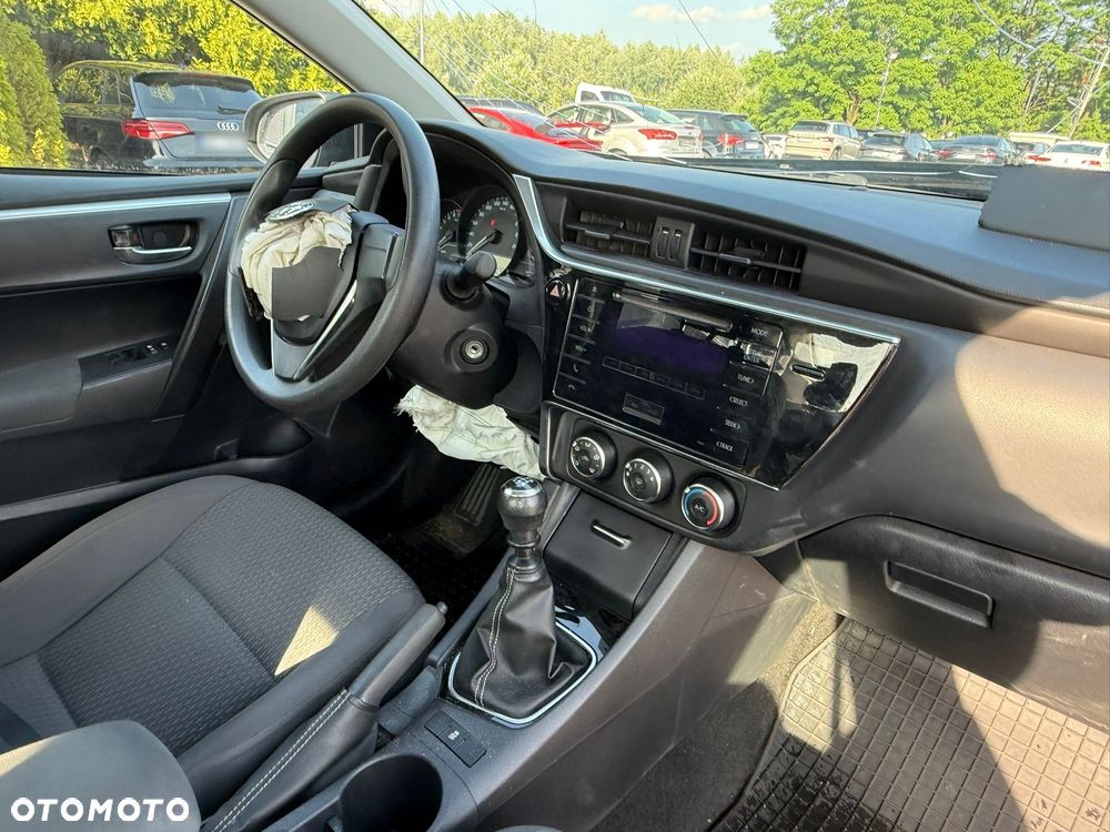 Toyota Corolla 1.6 Active - 12