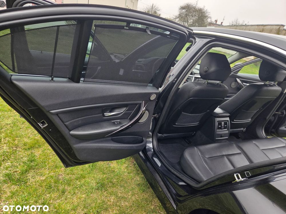 BMW Seria 3 320d Blue Performance Luxury Line - 26