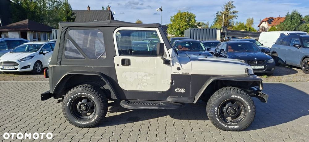 Jeep Wrangler 2.5L - 7
