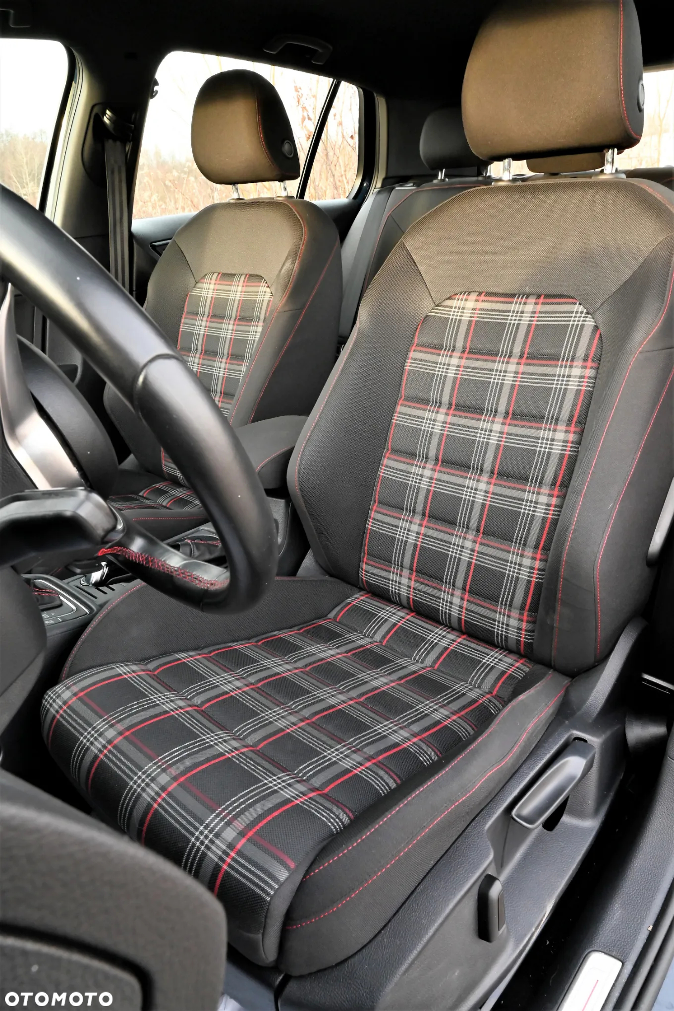 Volkswagen Golf - 24