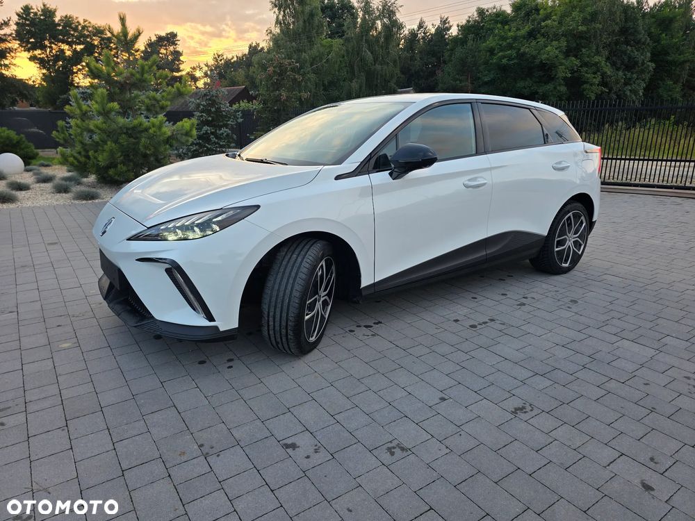 MG 4 Luxury 64 kWh - 3